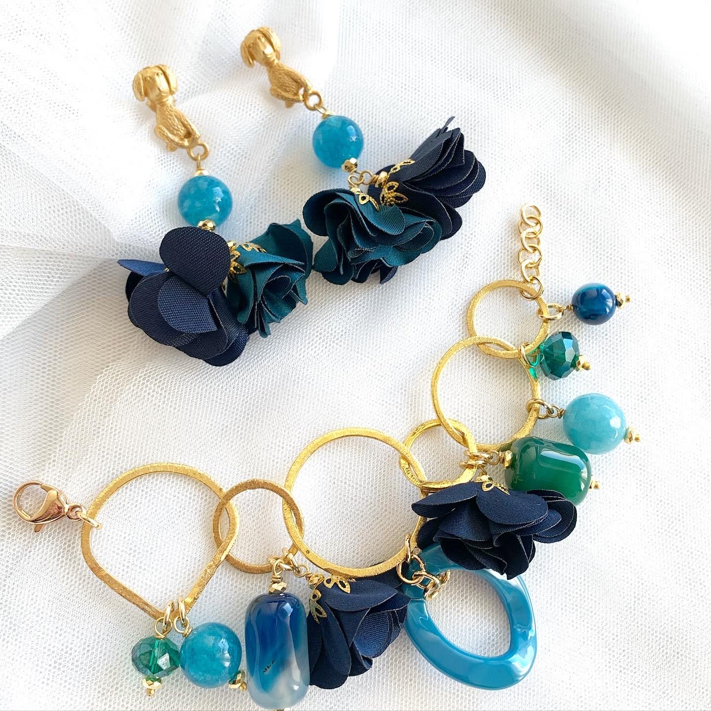 Bracciale e orecchini